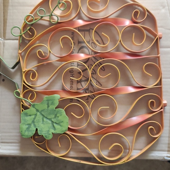 Pumpkin shape metal scrolls New Home Interiors 12.5 x 18" might have 3 available - Picture 5 of 8